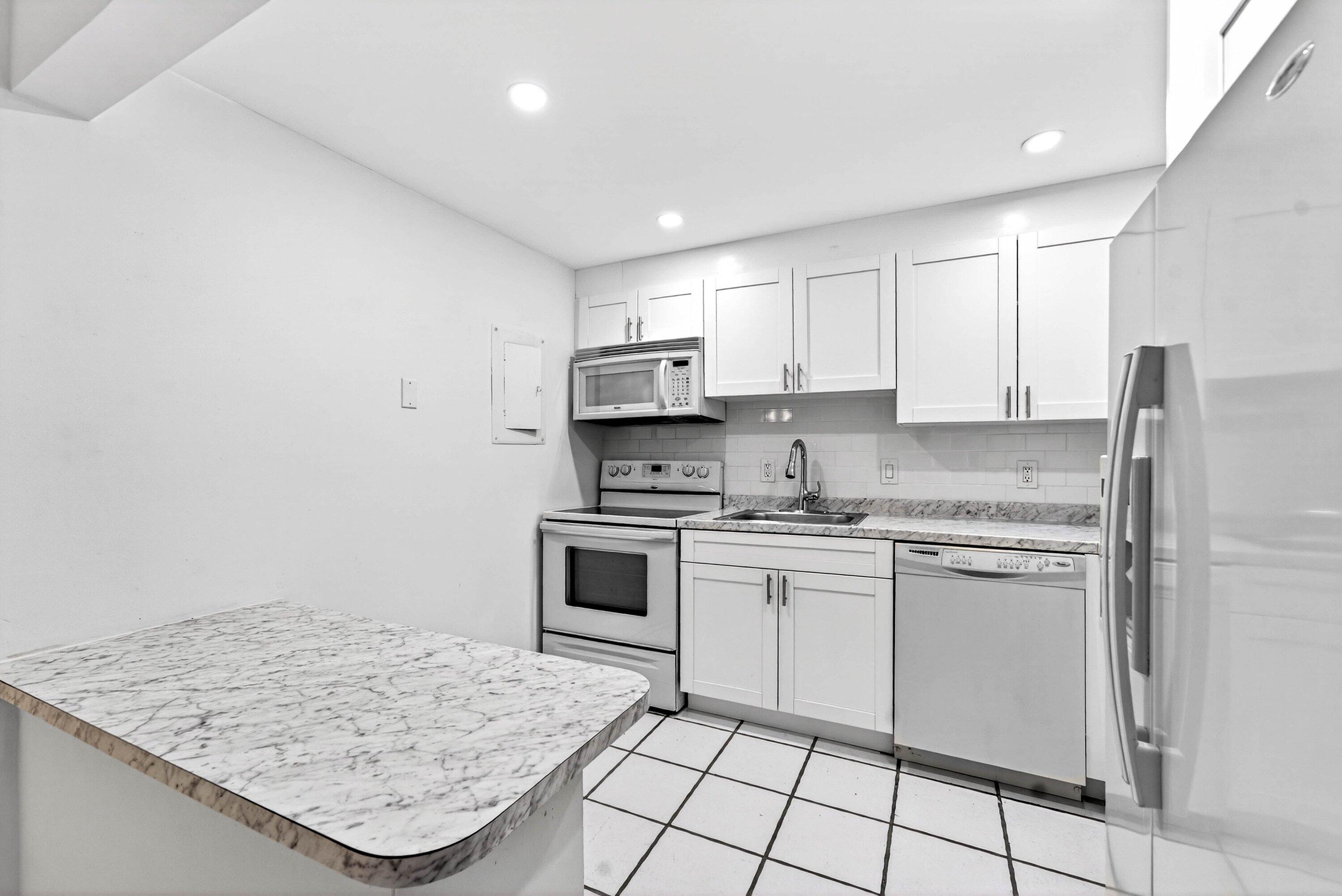 OMEGA CONDO NO 1 - Residential