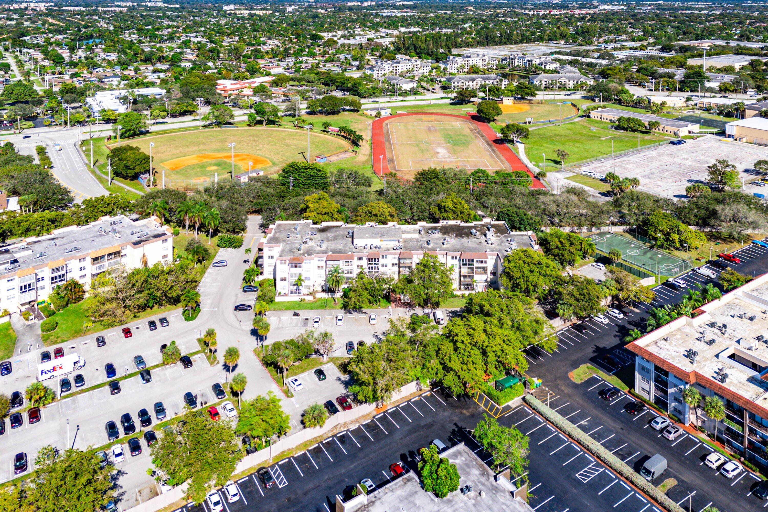 OMEGA CONDO NO 1 - Residential