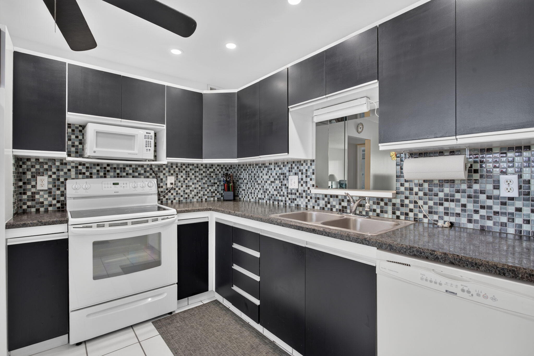 2301 LUCAYA Lane D4