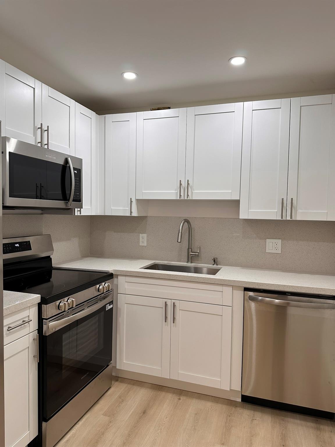 KINGSLEY AT CENTURY VILLA - Residential Lease