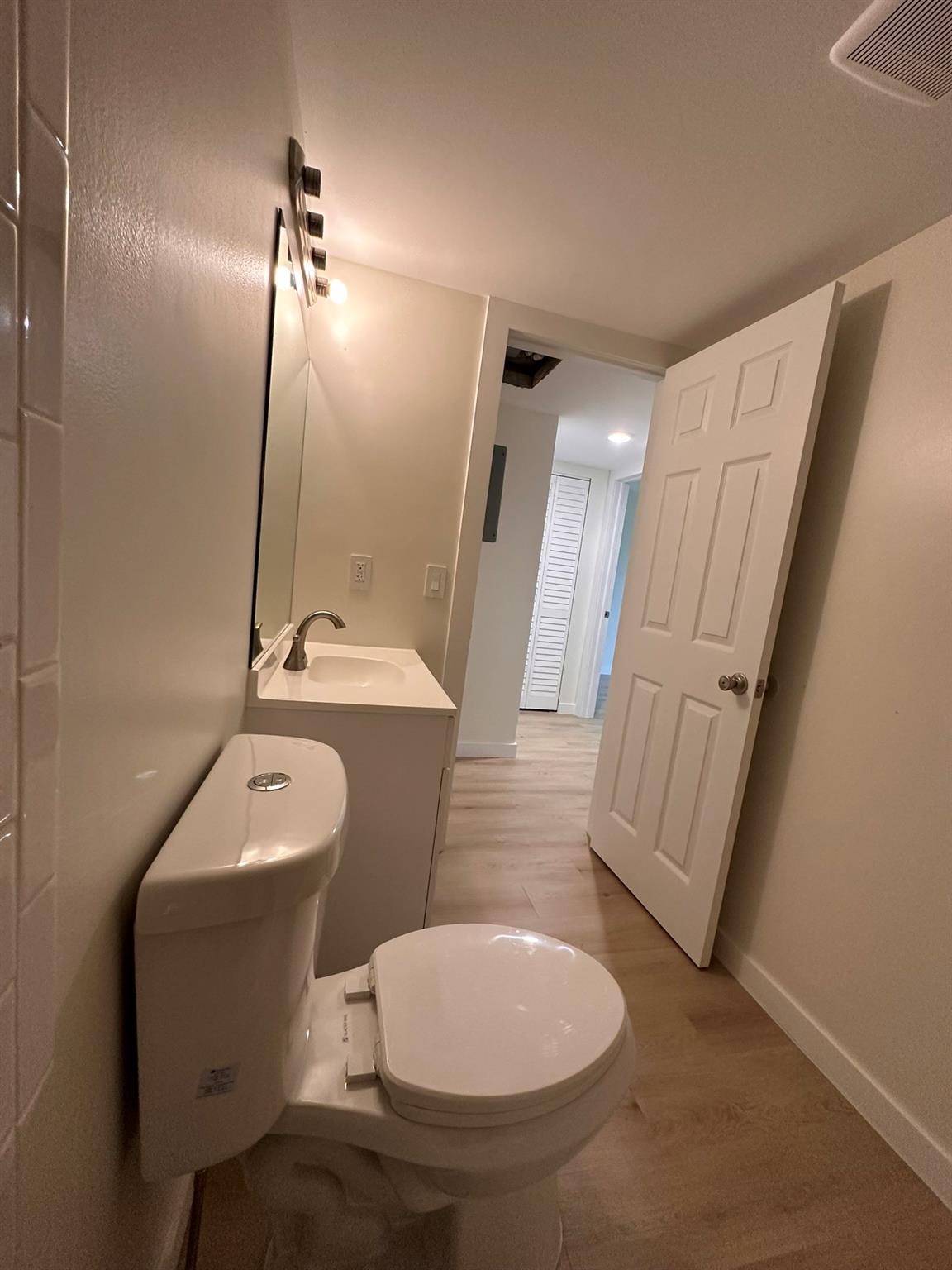 KINGSLEY AT CENTURY VILLA - Residential Lease
