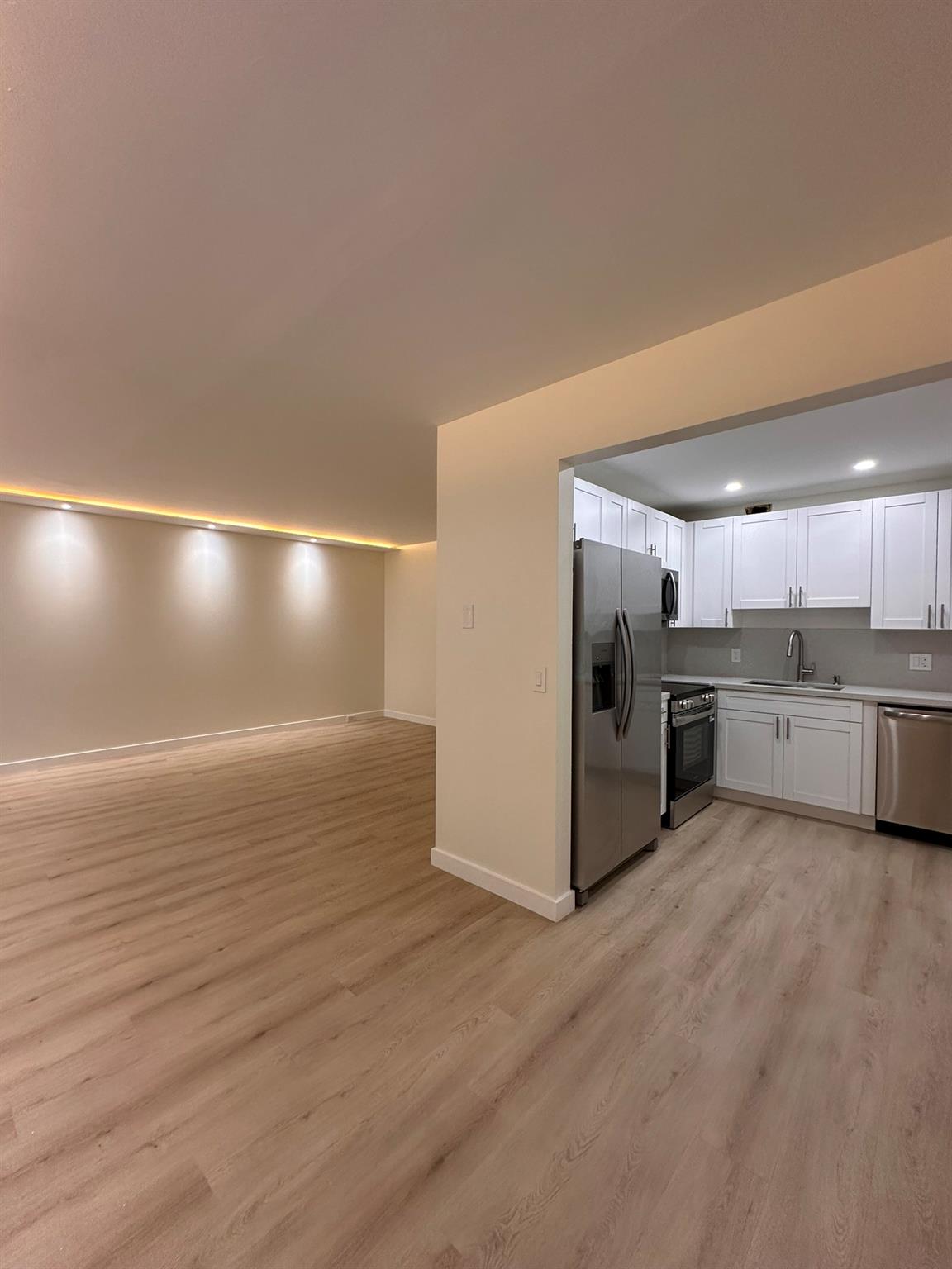 KINGSLEY AT CENTURY VILLA - Residential Lease