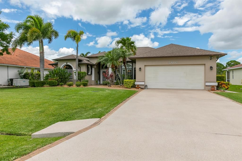 Photo of 5807 NW Fall Flower Court Ct, Port St Lucie, FL 34953 (MLS # R10799056)