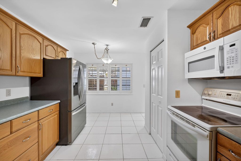 Photo of 2090 Colonial Road #5, Fort Pierce, FL 34950 (MLS # R11162906)