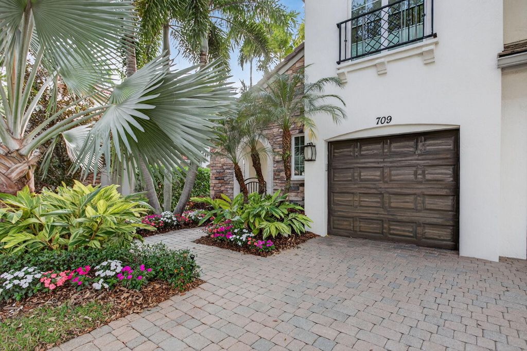 Photo of 709 Bocce Court, Palm Beach Gardens, FL 33410 (MLS # R11152096)