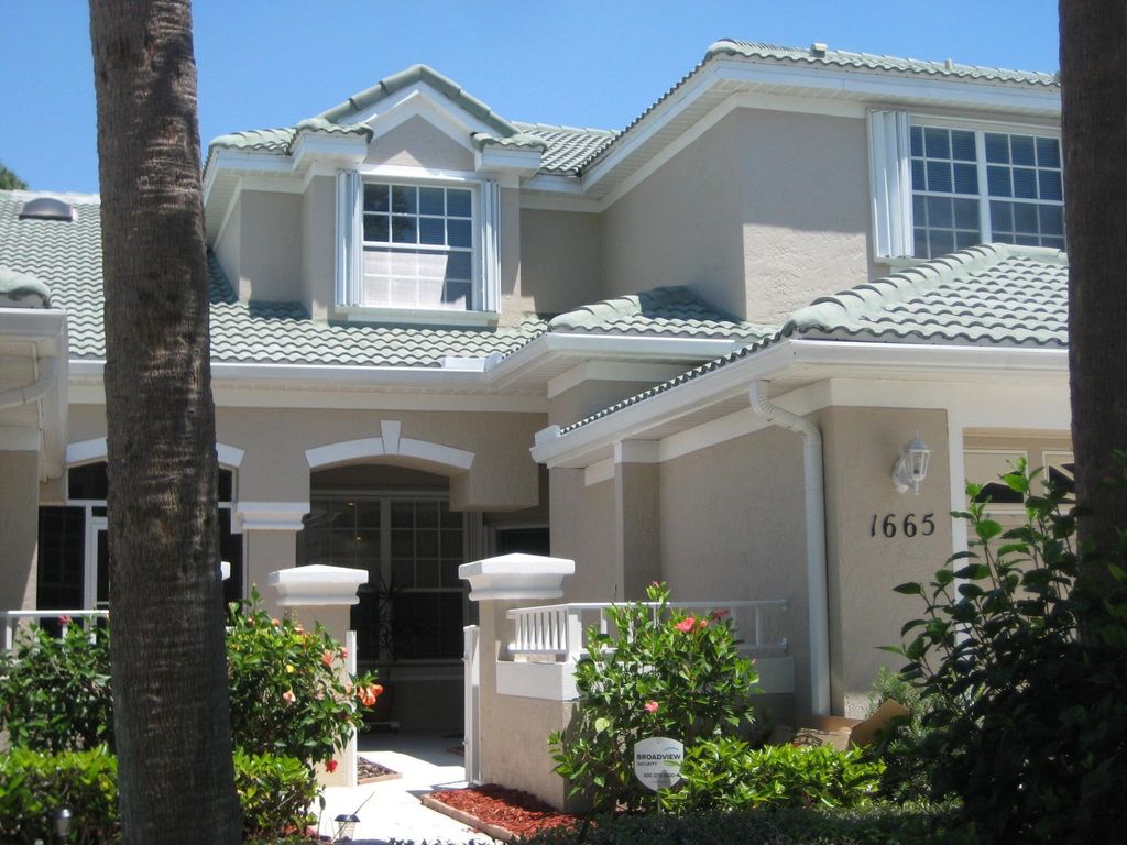 Photo of 1665 SW Harbour Isles Circle #17, Port Saint Lucie, FL 34986 (MLS # R11162796)
