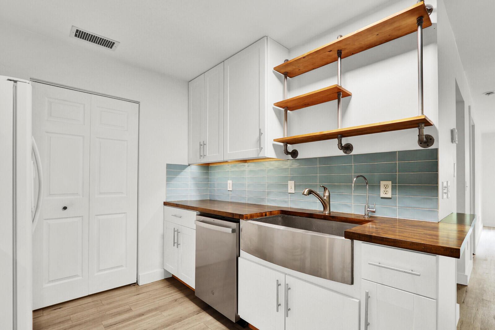 PINECROFT CONDO - Residential Lease