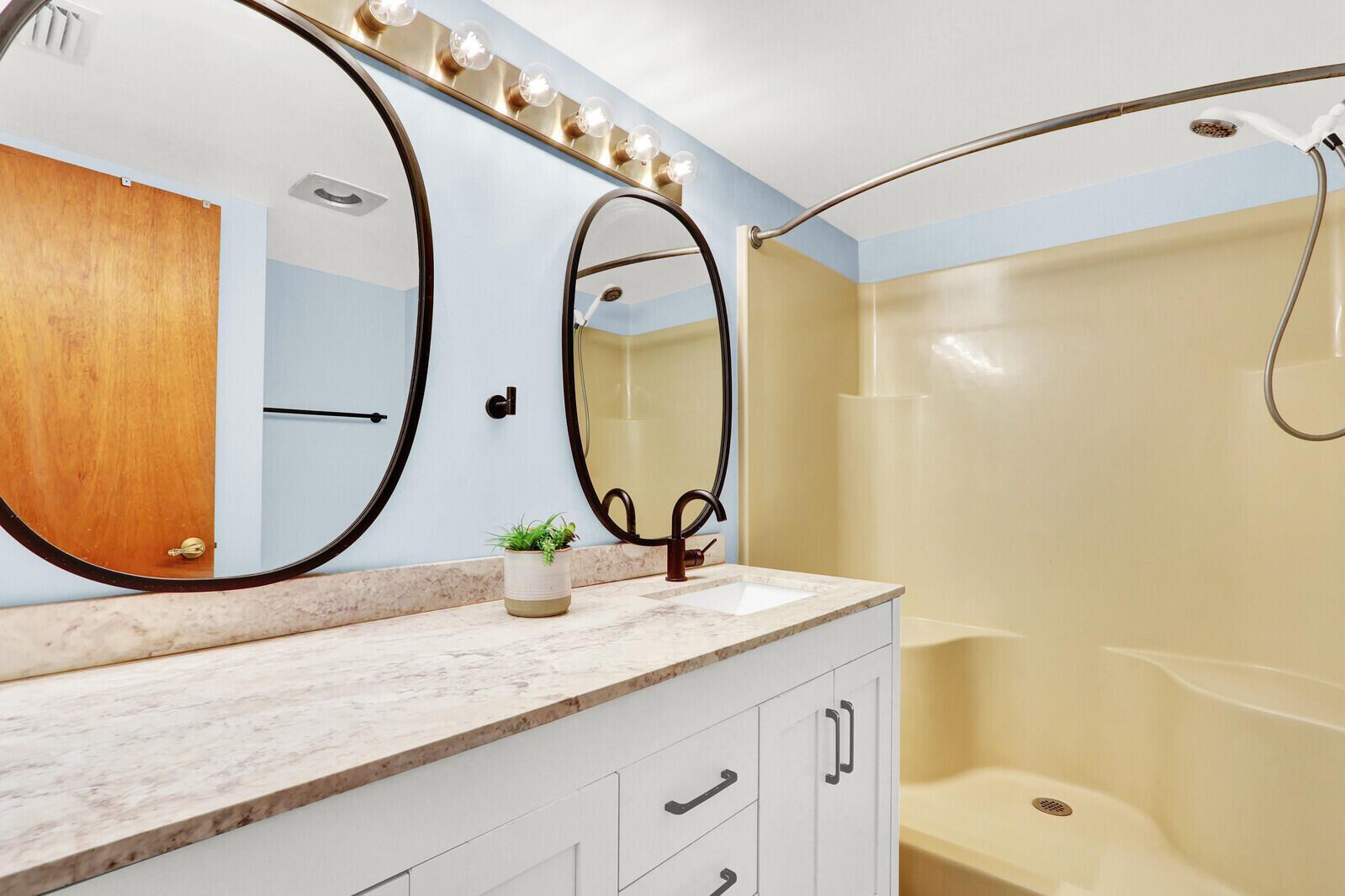 PINECROFT CONDO - Residential Lease