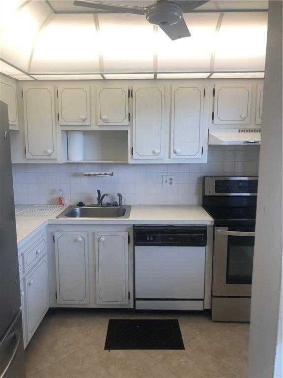Oriole Golf & Tennis Club - Residential Lease