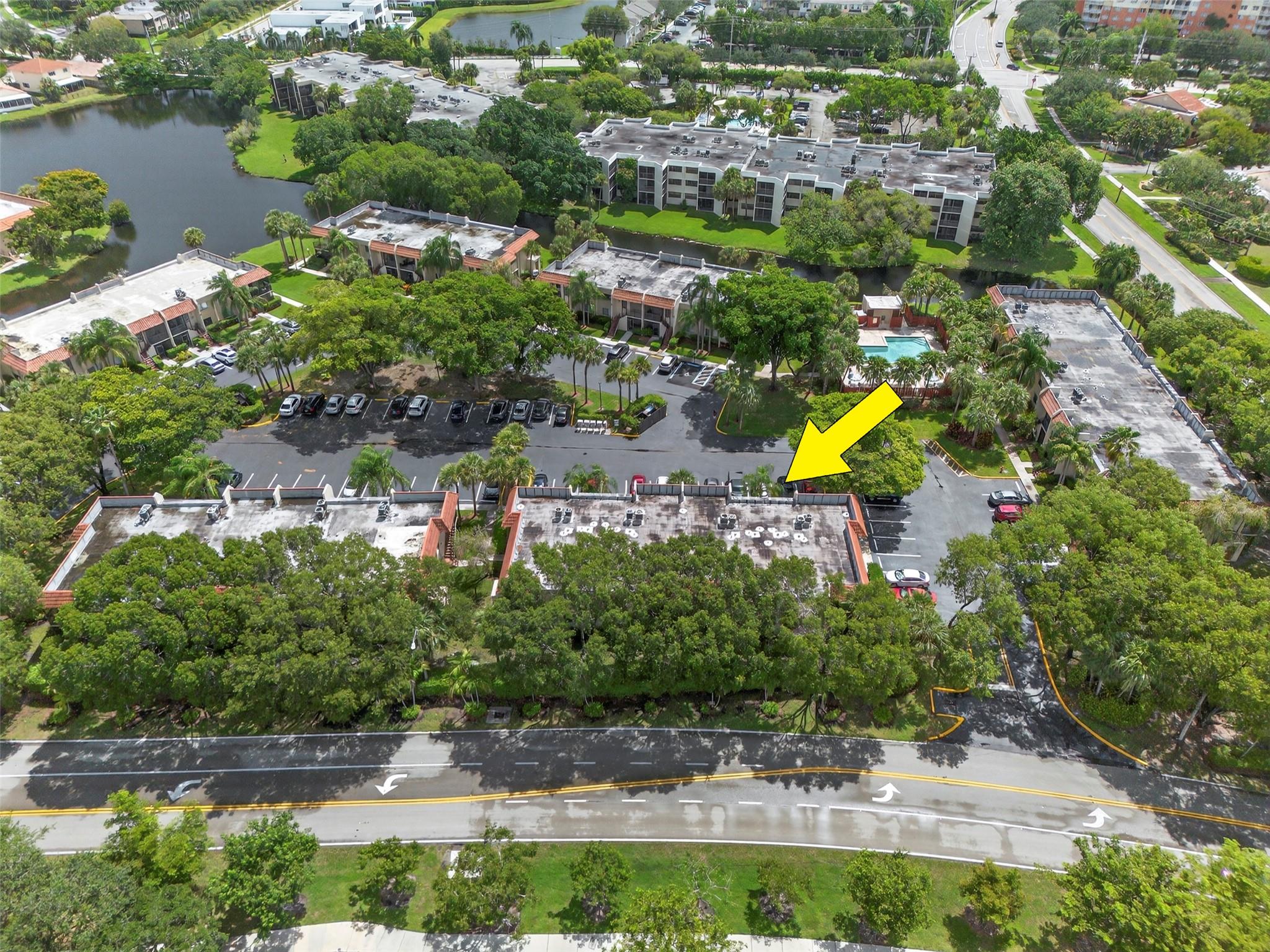 View photos, virtual tours, details... 412 Lakeview Dr 202