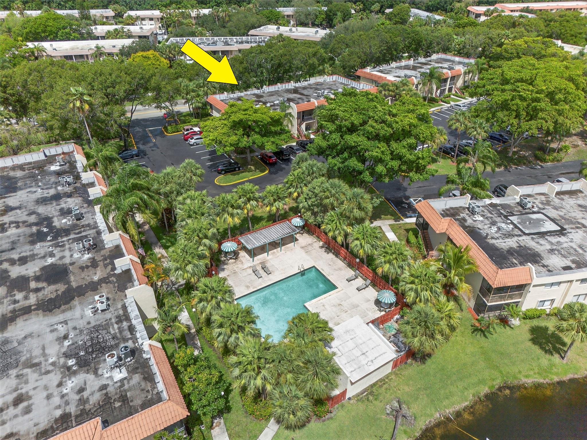 View photos, virtual tours, details... 412 Lakeview Dr 202