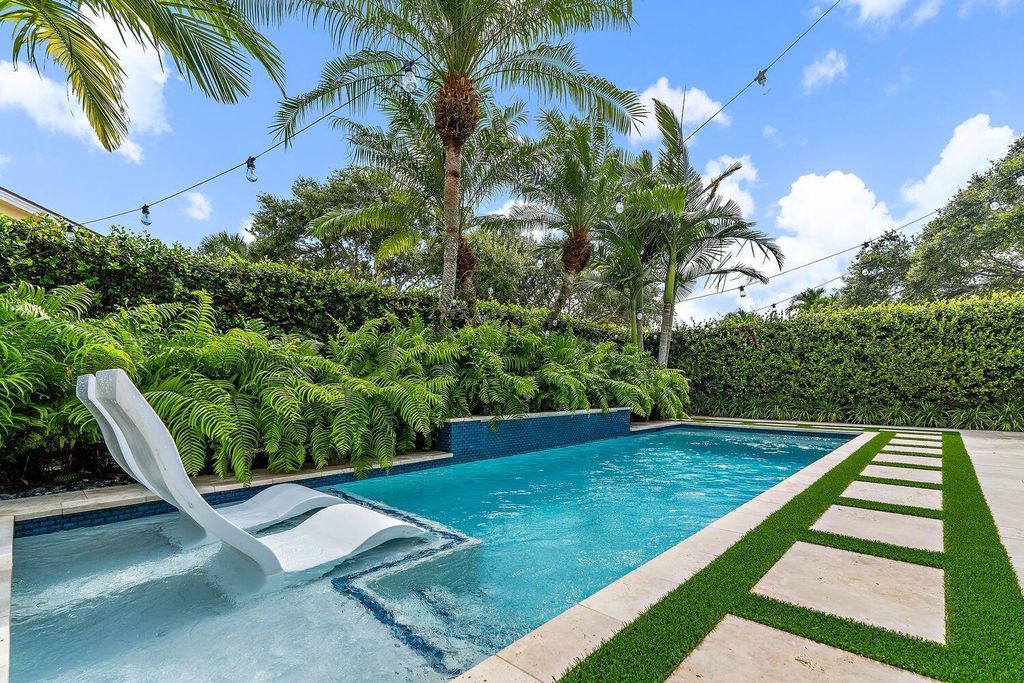 Photo of 105 Ocean Pines Terrace, Jupiter, FL 33477 (MLS # R11102396)