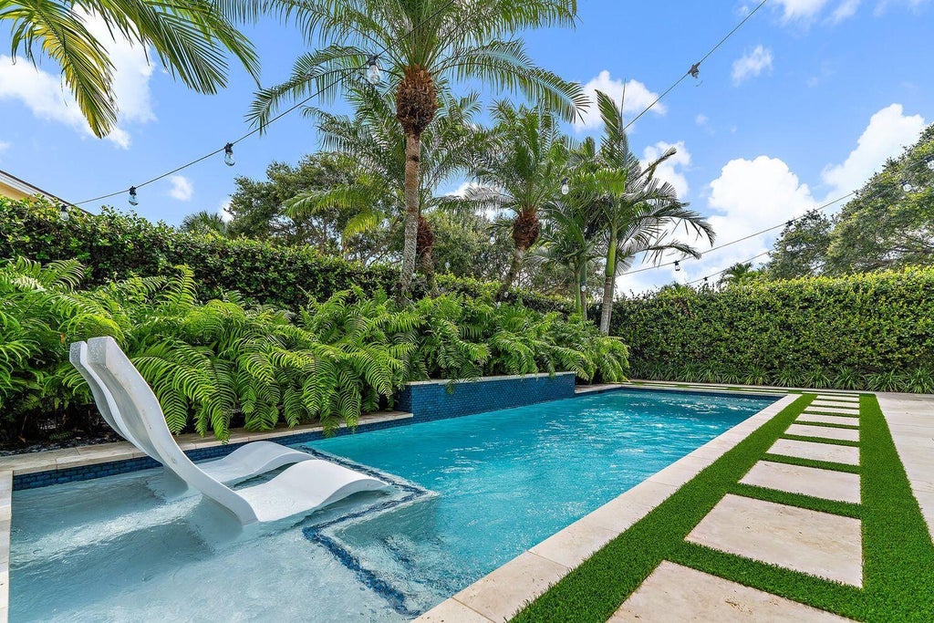 Photo of 105 Ocean Pines Terrace, Jupiter, FL 33477 (MLS # R11102396)