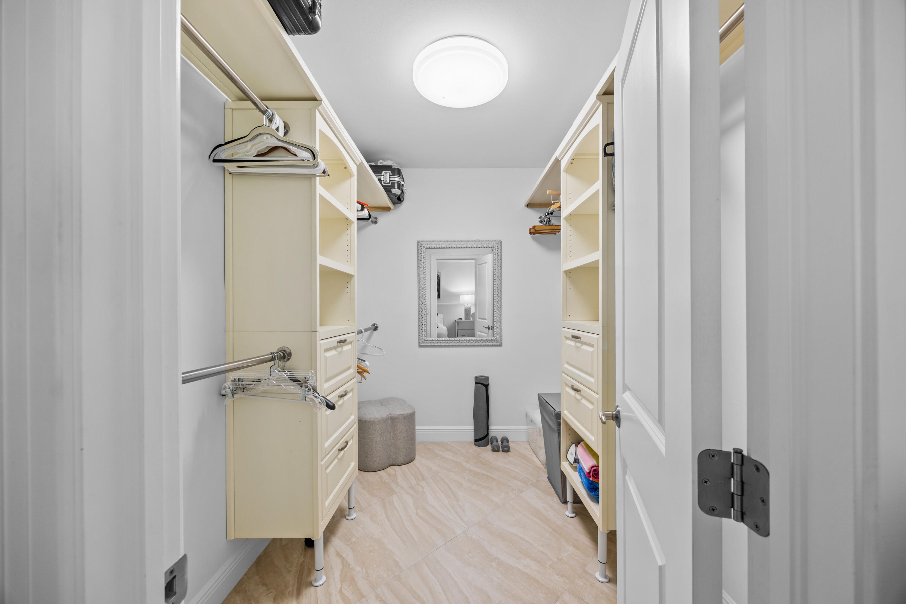 MEADOW BROOK COND DECL FILED 5-19-81 - Residential