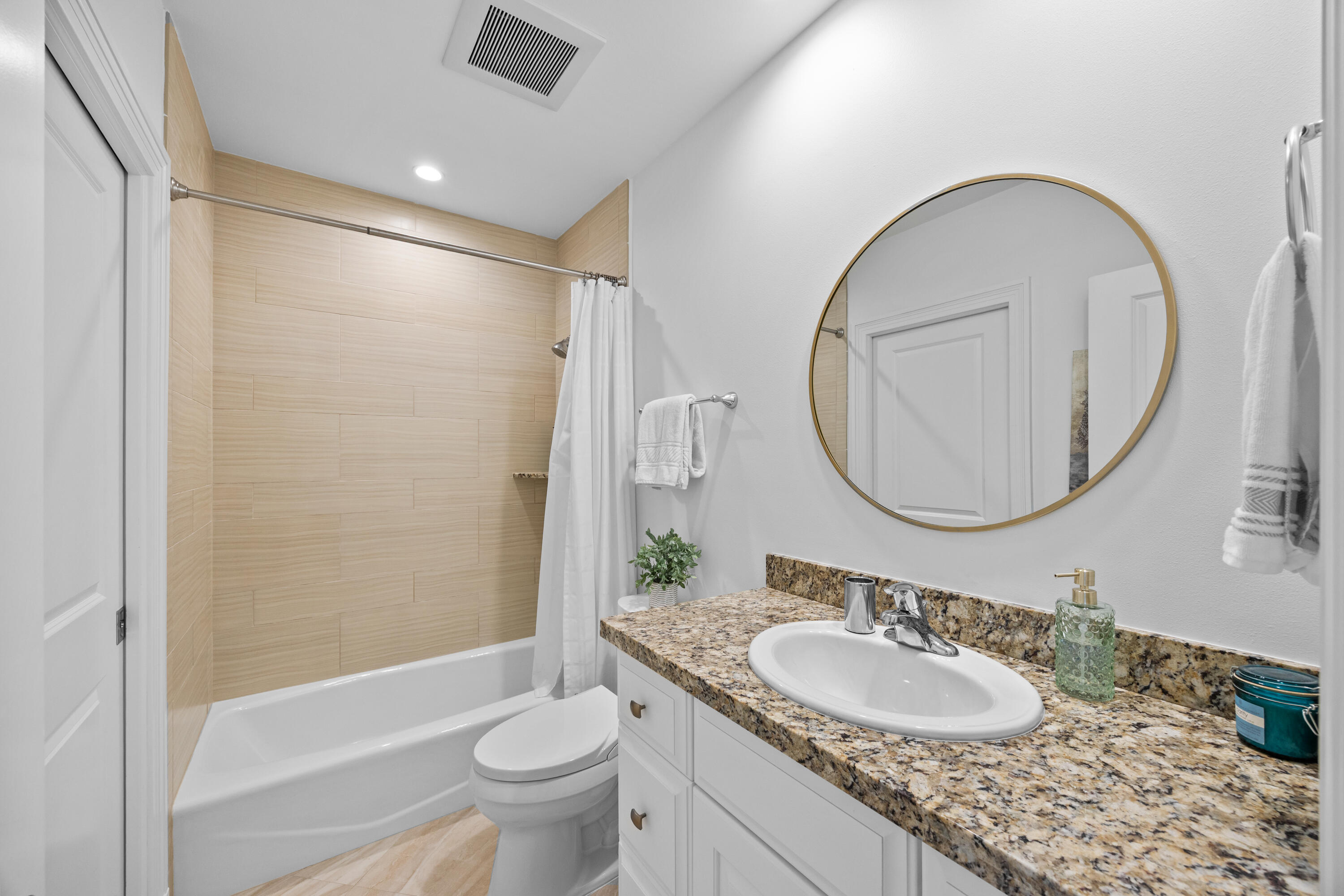 MEADOW BROOK COND DECL FILED 5-19-81 - Residential