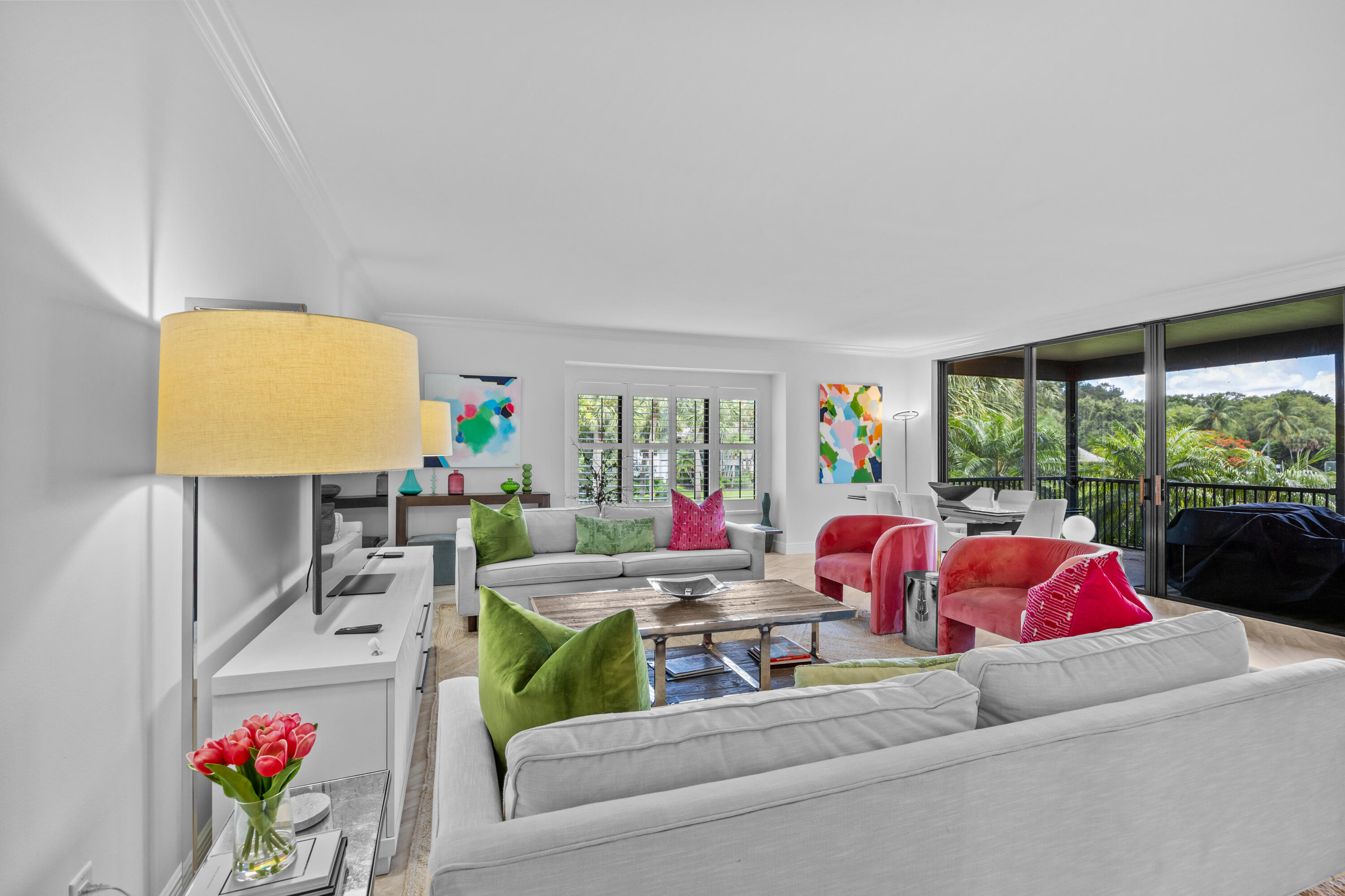 MEADOW BROOK COND DECL FILED 5-19-81 - Residential