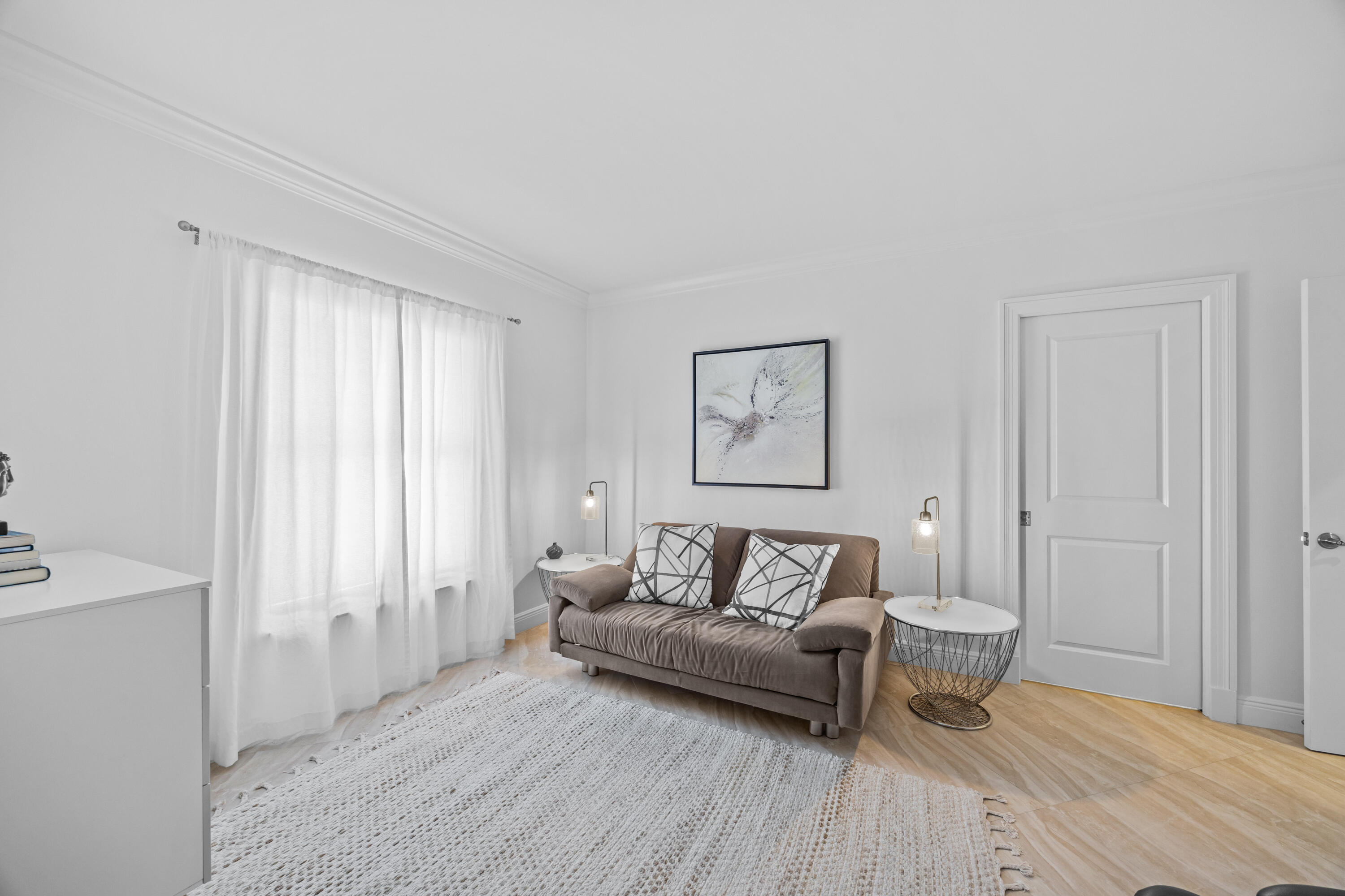 MEADOW BROOK COND DECL FILED 5-19-81 - Residential