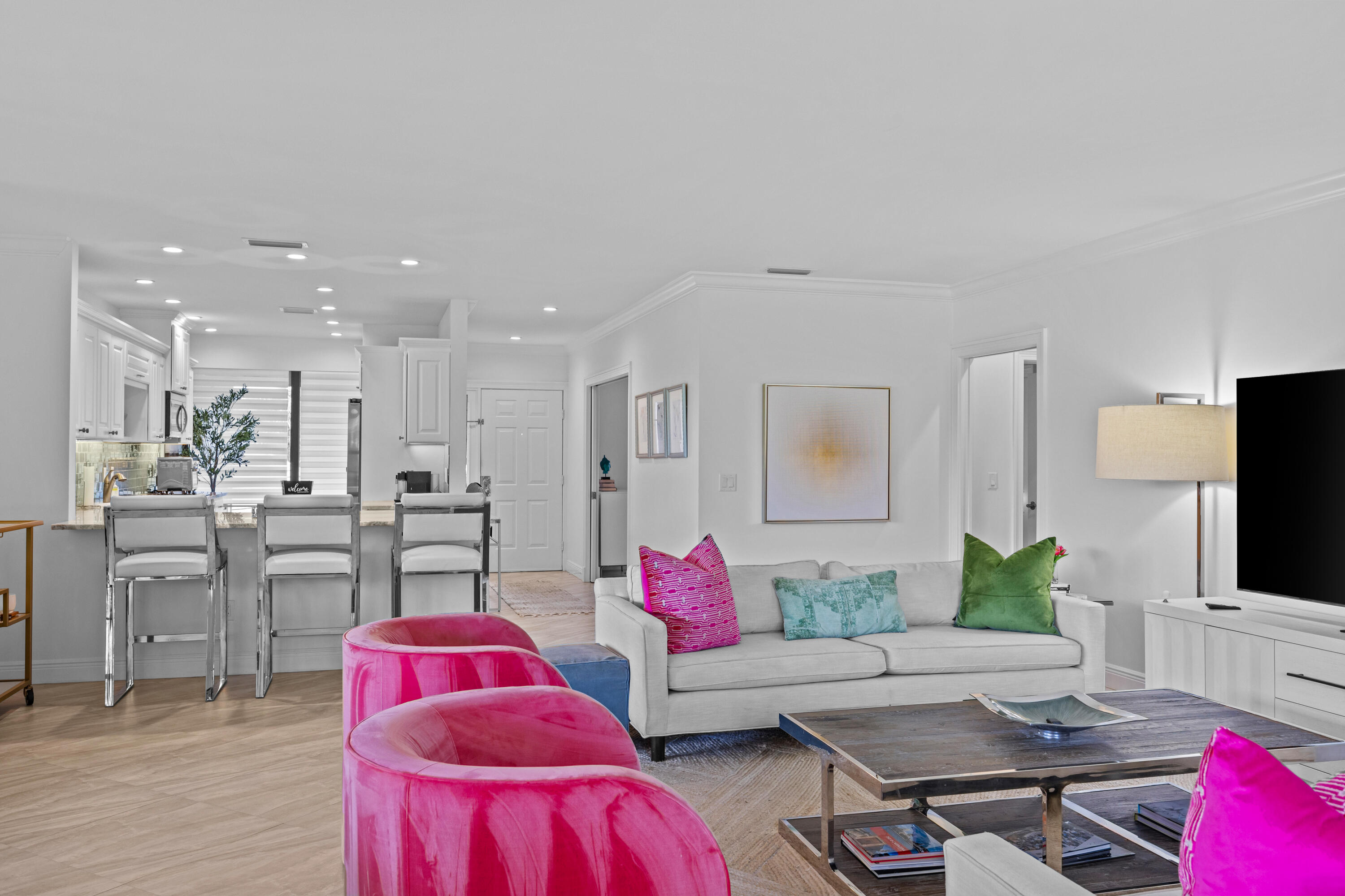 MEADOW BROOK COND DECL FILED 5-19-81 - Residential