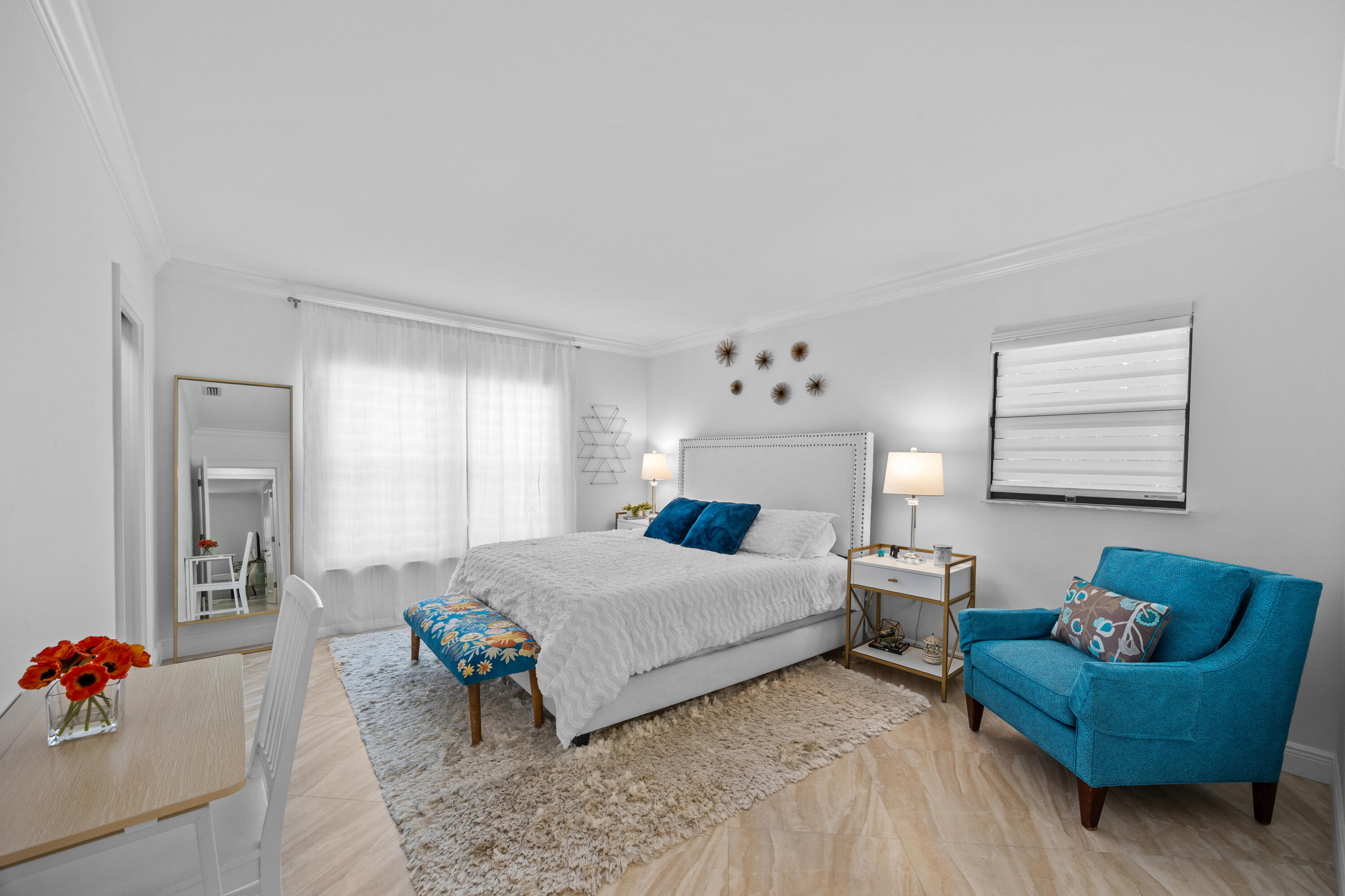 MEADOW BROOK COND DECL FILED 5-19-81 - Residential