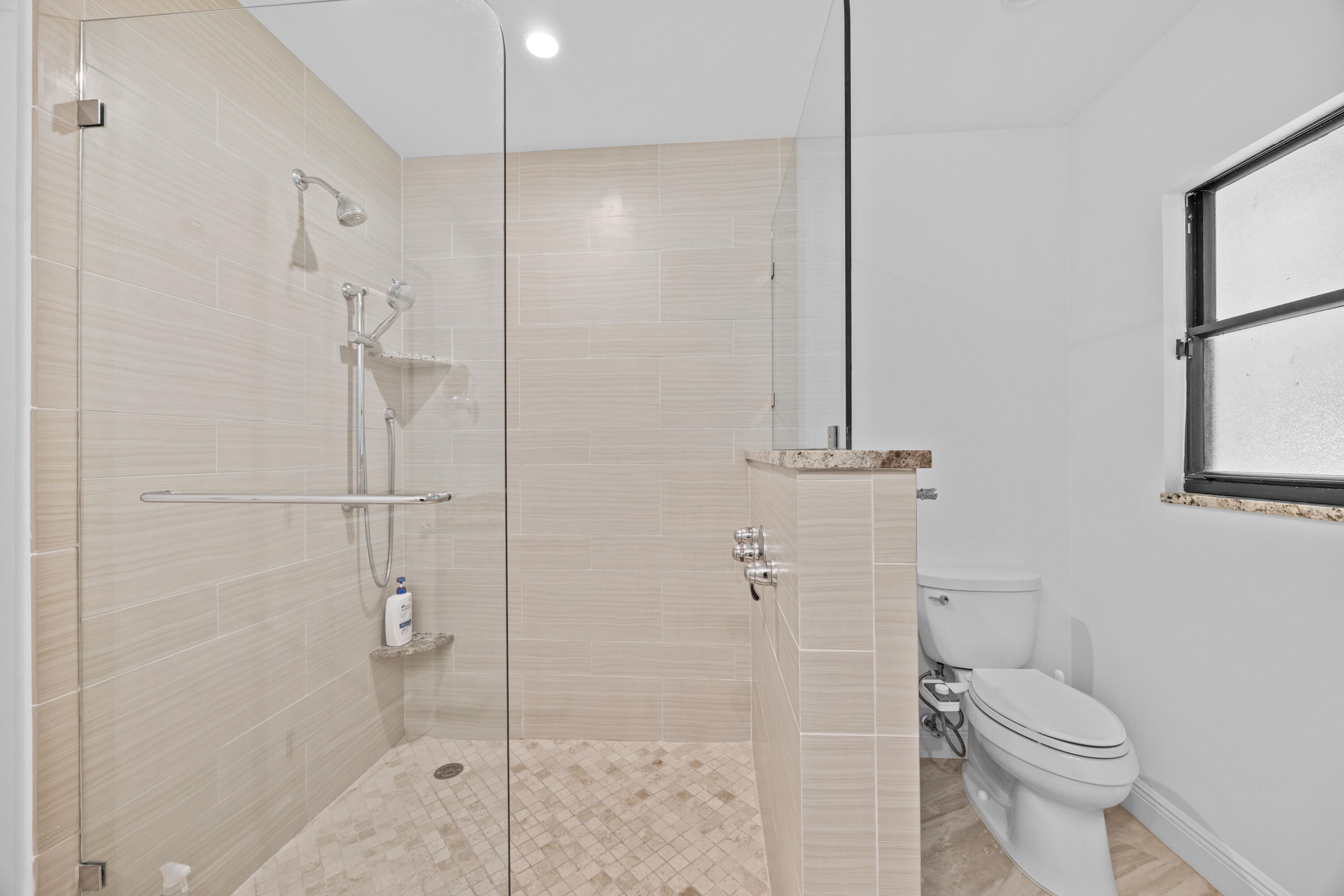 MEADOW BROOK COND DECL FILED 5-19-81 - Residential