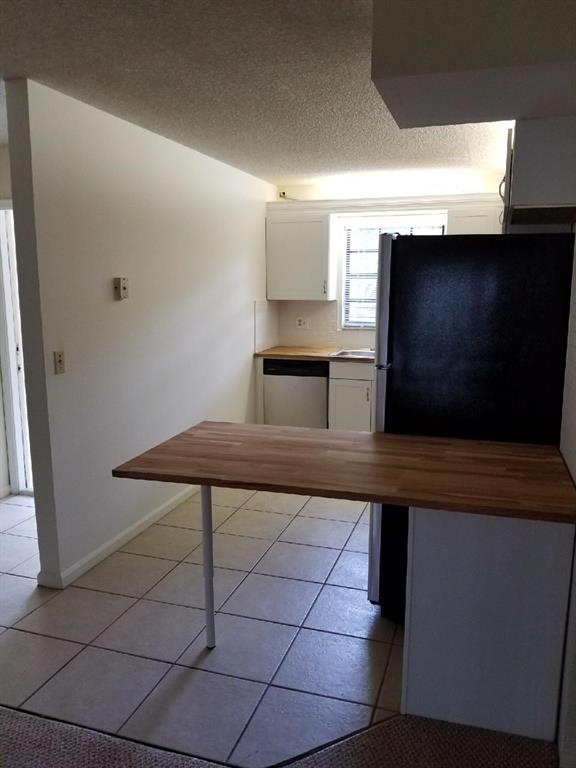 LAKE WINDWOOD CONDO - Residential Lease