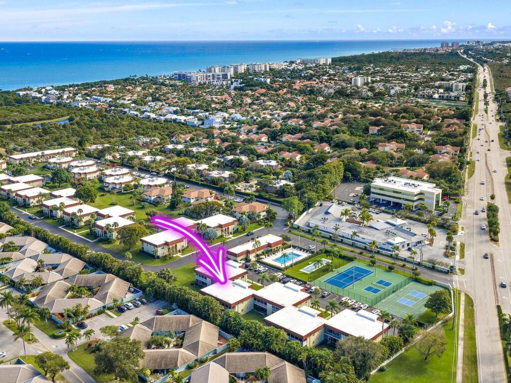 VILLAS ON THE GREEN CONDO - Residential