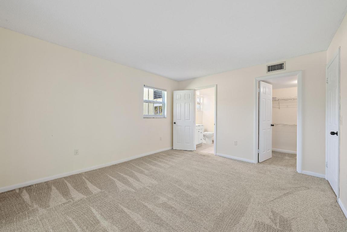 VILLAS ON THE GREEN CONDO - Residential