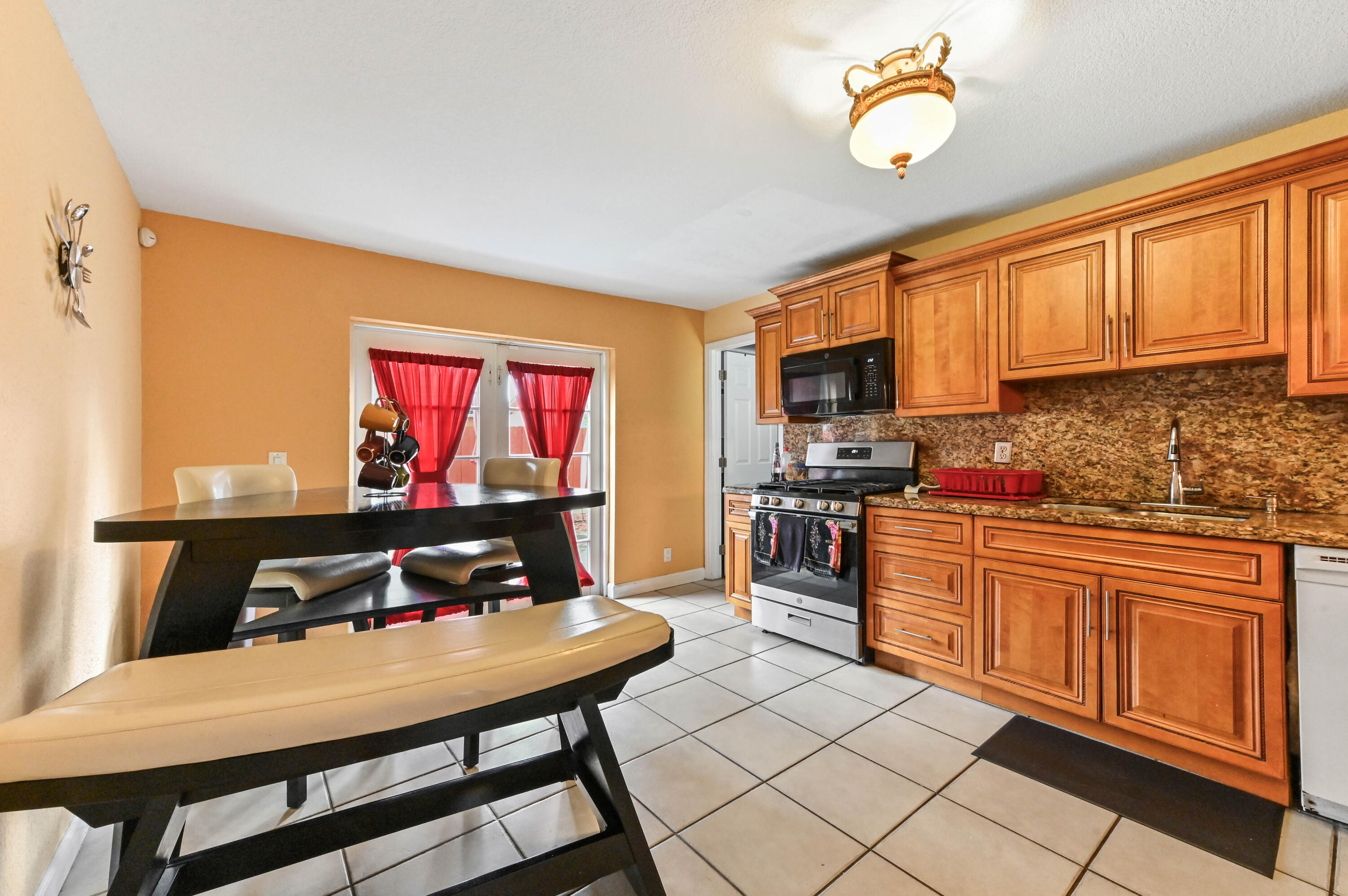 BRENTWOOD LAKES - Residential