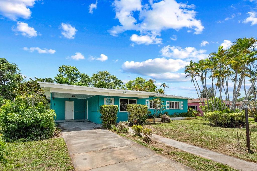 Photo of 636 NW 5th St, Boynton Beach, FL 33435 (MLS # R11116354)