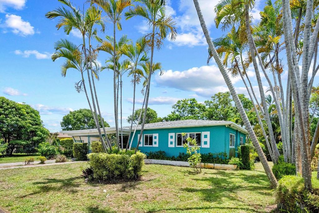 Photo of 636 NW 5th St, Boynton Beach, FL 33435 (MLS # R11116354)