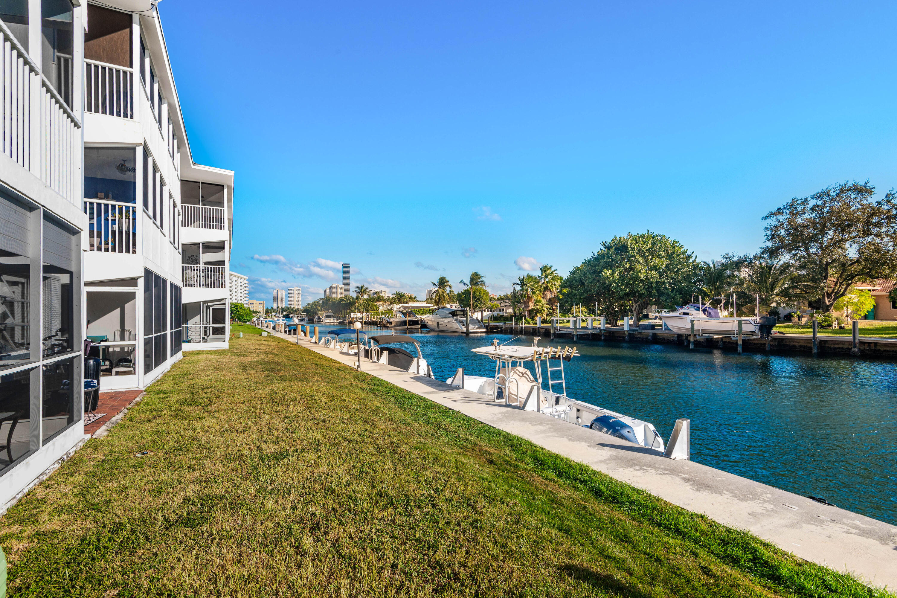 ISLE OF PARADISE CO-OP E - Residential