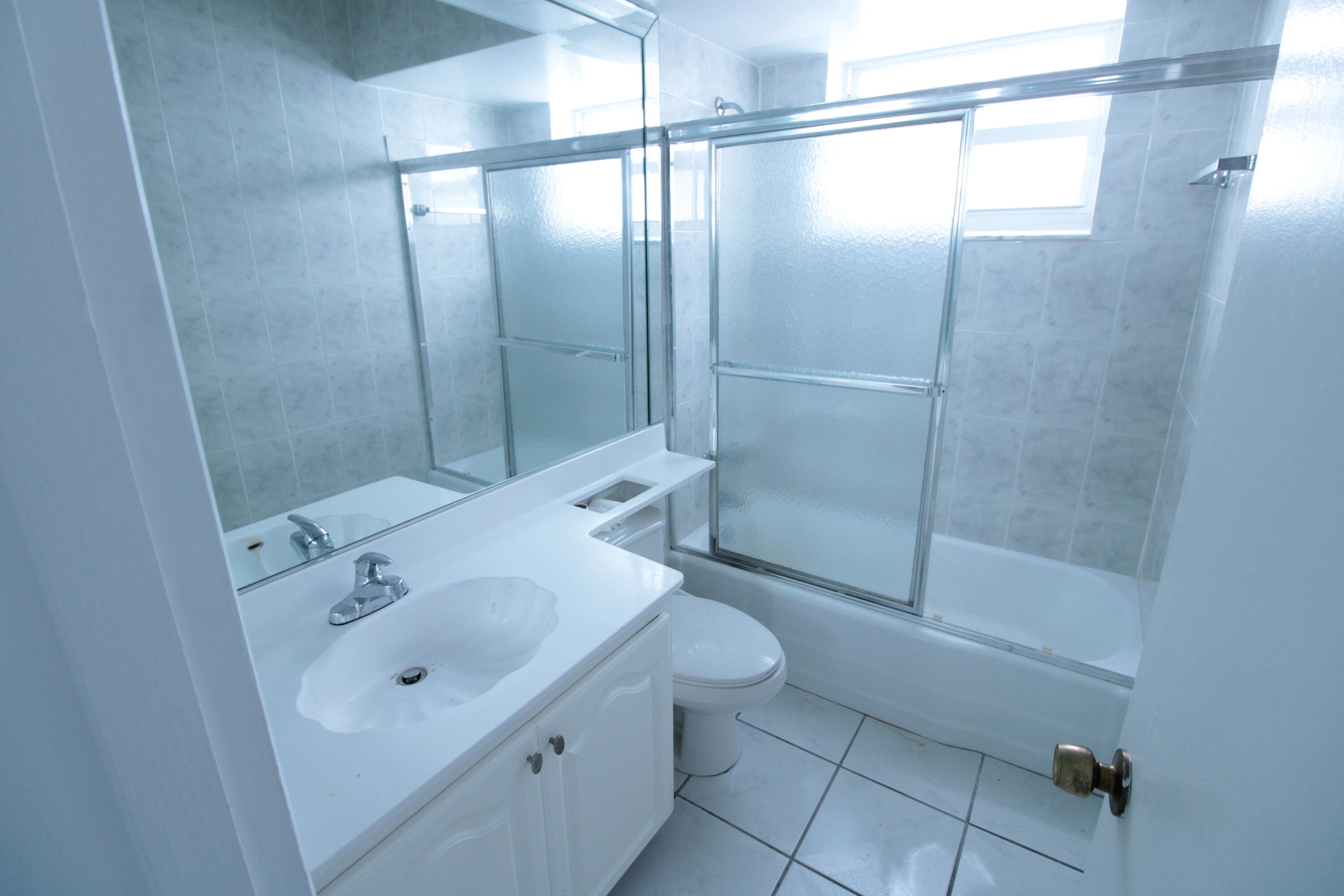 ISLE OF PARADISE CO-OP E - Residential