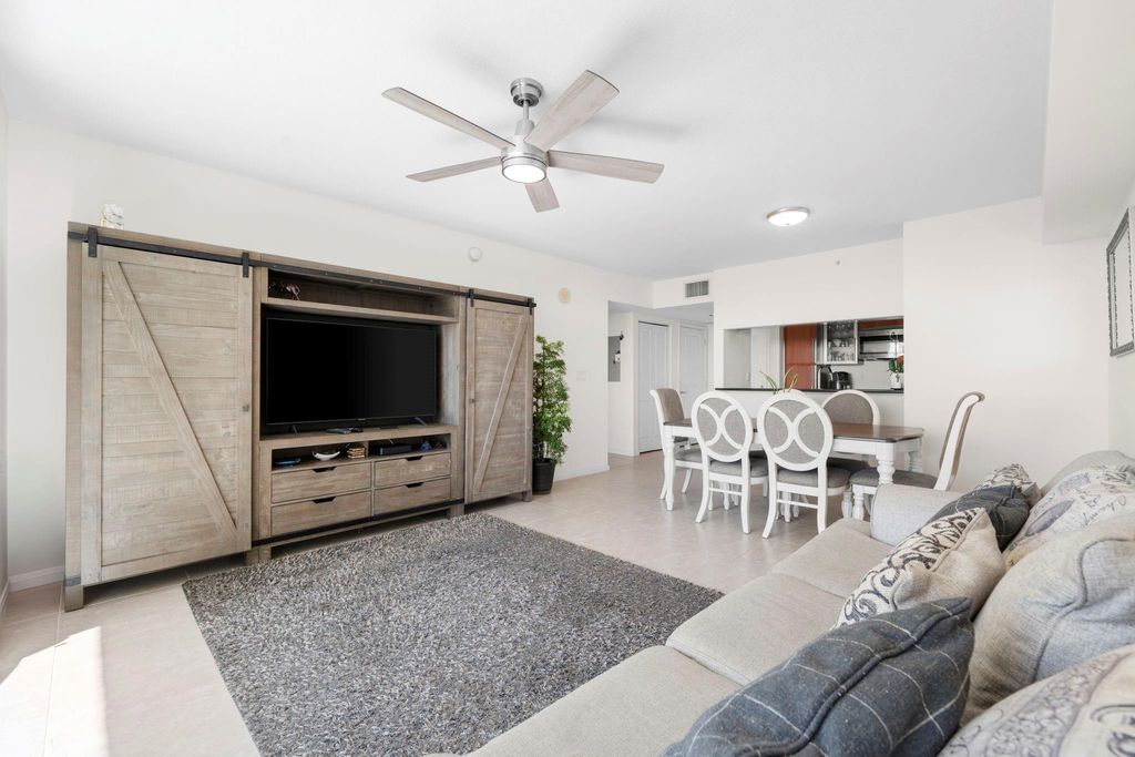 Photo of 610 W Las Olas Boulevard #1311, Fort Lauderdale, FL 33312 (MLS # F10471116)