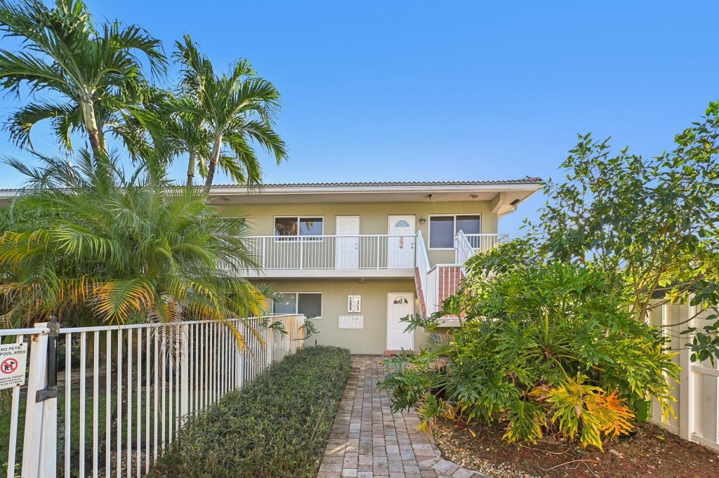 Photo of 1424 Holly Heights Drive #1, Fort Lauderdale, FL 33304 (MLS # B26070267)
