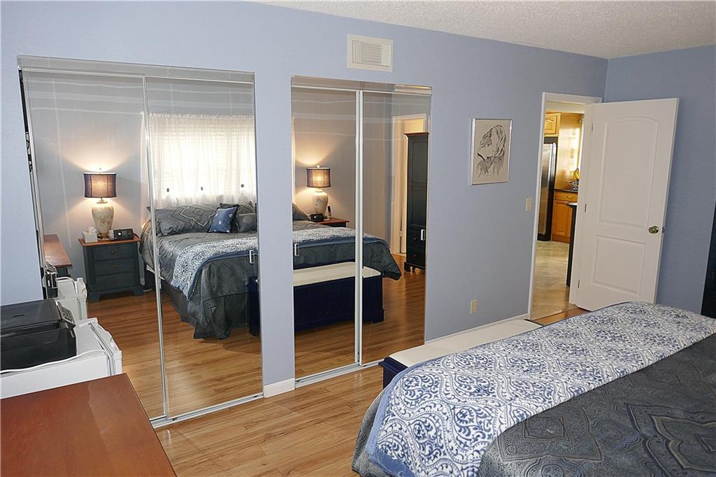 VILLAGE ROYALE GREENBROOK - Residential
