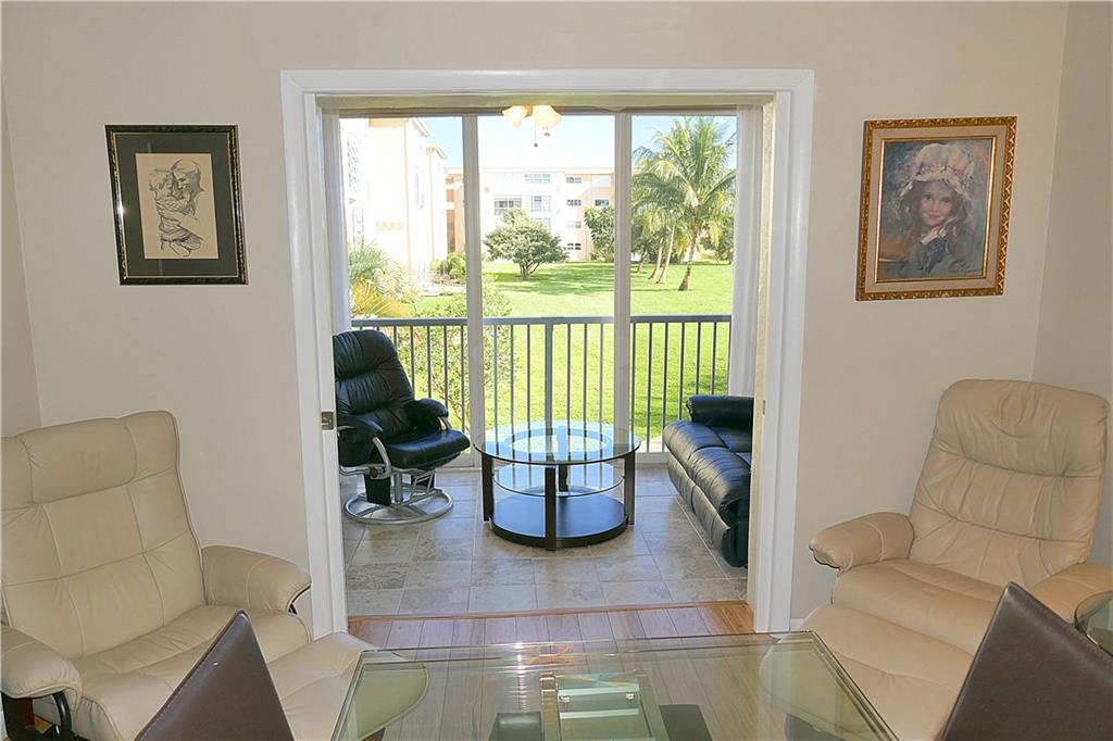 VILLAGE ROYALE GREENBROOK - Residential