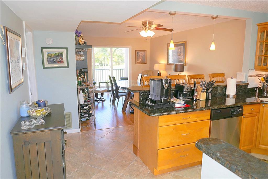 VILLAGE ROYALE GREENBROOK - Residential