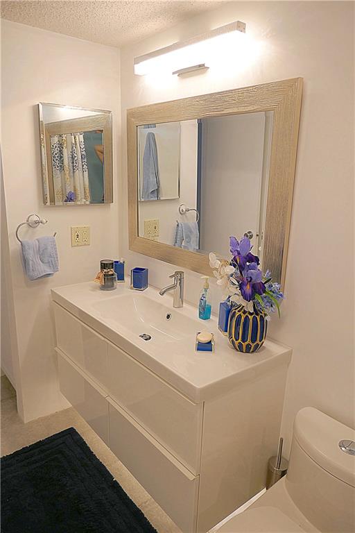 VILLAGE ROYALE GREENBROOK - Residential