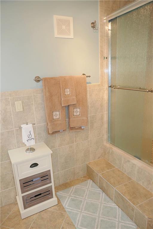 VILLAGE ROYALE GREENBROOK - Residential