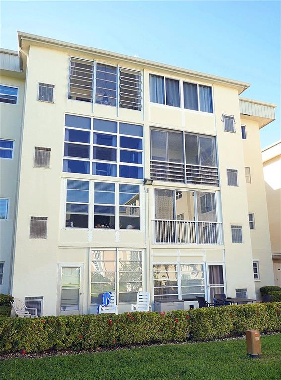 VILLAGE ROYALE GREENBROOK - Residential