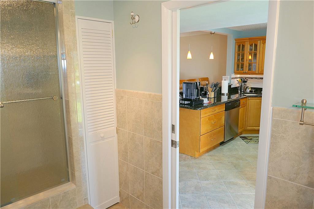 VILLAGE ROYALE GREENBROOK - Residential