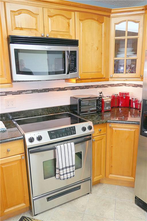 VILLAGE ROYALE GREENBROOK - Residential