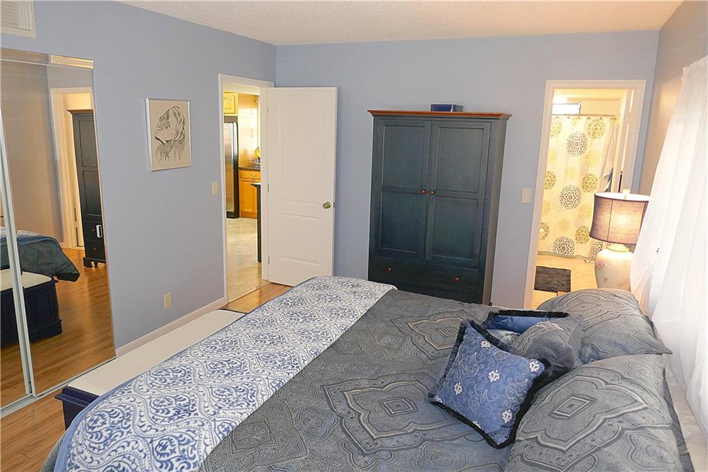 VILLAGE ROYALE GREENBROOK - Residential