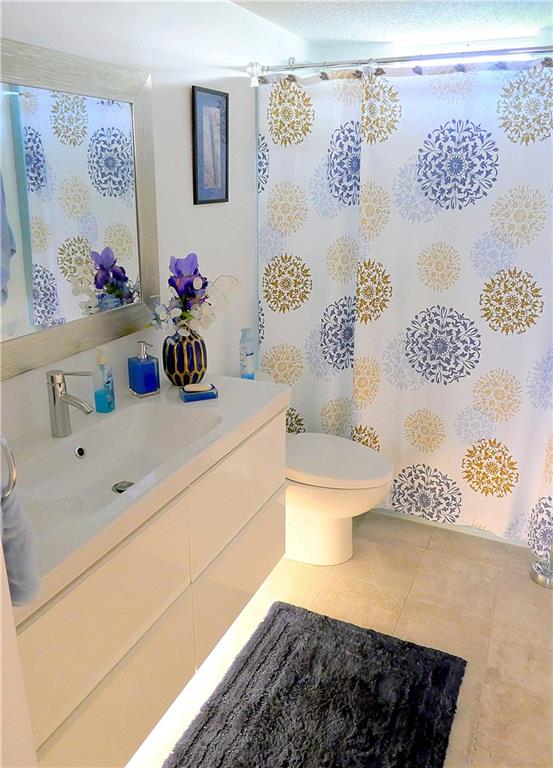 VILLAGE ROYALE GREENBROOK - Residential