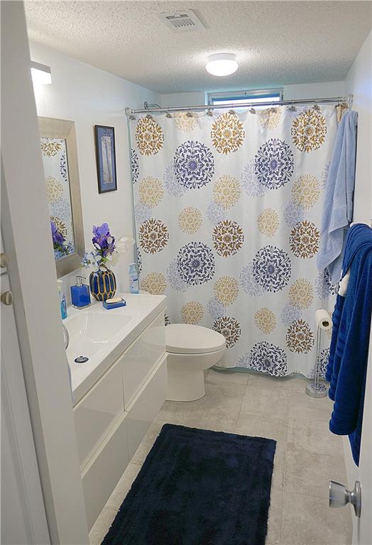 VILLAGE ROYALE GREENBROOK - Residential