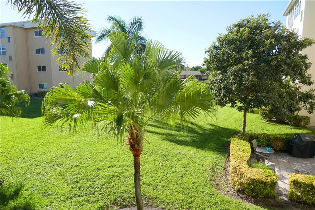 VILLAGE ROYALE GREENBROOK - Residential
