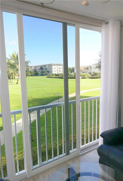 VILLAGE ROYALE GREENBROOK - Residential
