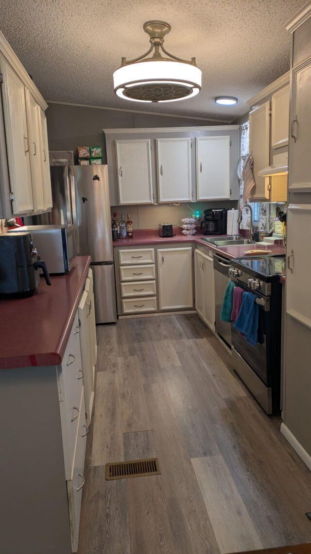 129 Sandhill Boulevard