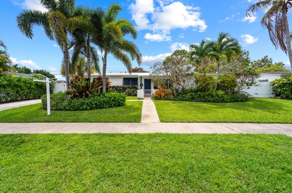 Photo of 520 Flotilla Road, North Palm Beach, FL 33408 (MLS # B26000066)