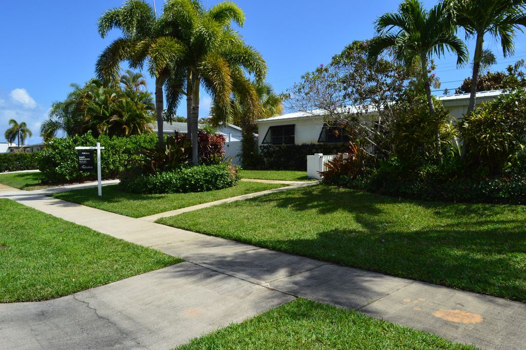 Photo of 520 Flotilla Road, North Palm Beach, FL 33408 (MLS # B26000066)